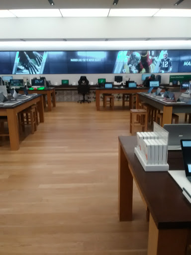 Computer Store «Microsoft Store - Park Meadows Mall», reviews and photos, 8505 Park Meadows Center Dr #2095, Lone Tree, CO 80124, USA