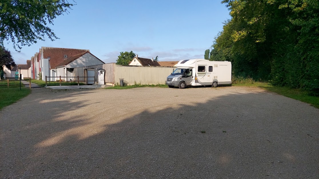 Aire camping car à Marolles-les-Braults (Sarthe 72)