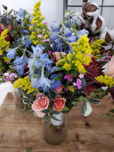 Florist «Country Club Flower Shop», reviews and photos, 820 W Lake Mary Blvd #101, Sanford, FL 32773, USA