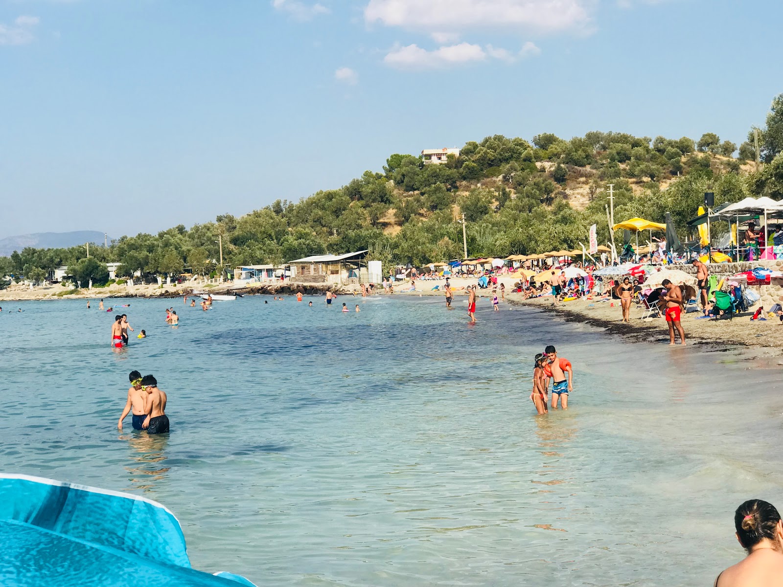 Φωτογραφία του Killik Koyu beach με μπεζ άμμος επιφάνεια