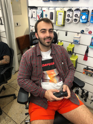 Cell Phone Store «Hotline Bling Wireless», reviews and photos, 829 Washington Ave, Miami Beach, FL 33139, USA