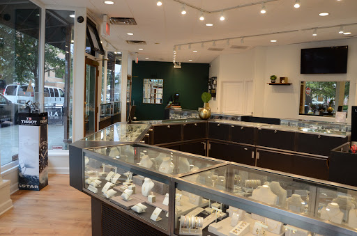 Jewelry Store «Oak Park Jewelers», reviews and photos, 101 S Marion St, Oak Park, IL 60302, USA