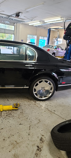 Car Repair and Maintenance «Pep Boys Auto Service & Tire», reviews and photos, 523 Bloomfield Ave, Caldwell, NJ 07006, USA