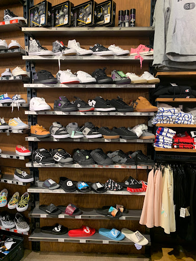 Clothing Store «Zumiez», reviews and photos, 30001 White Bear Ave #2012, Maplewood, MN 55109, USA