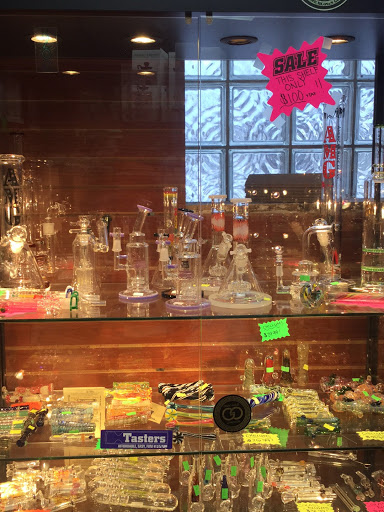 Cigar Shop «West Side Smoke Shop», reviews and photos, 712 Bridge St NW, Grand Rapids, MI 49504, USA