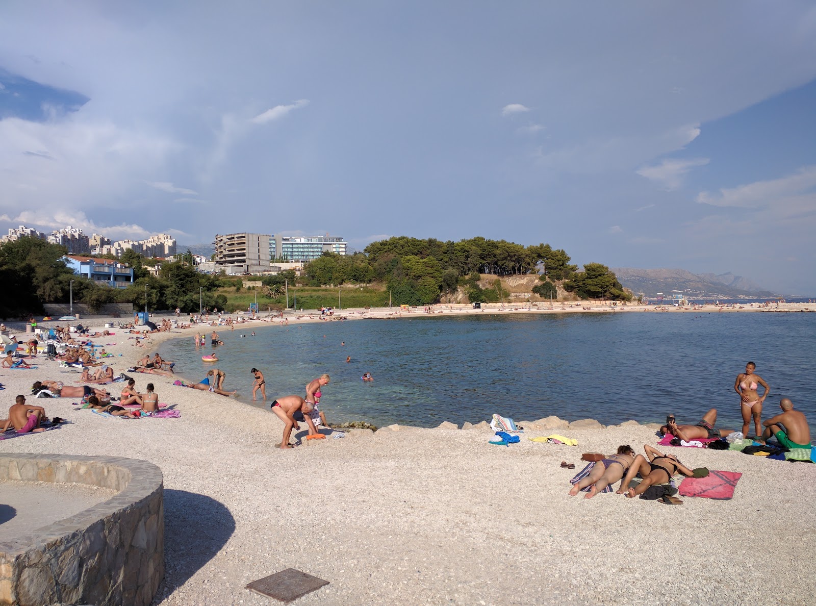 Foto de Trstenik beach - lugar popular entre os apreciadores de relaxamento