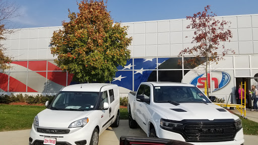 Car Dealer «Stew Hansen Dodge Ram Chrysler Jeep», reviews and photos, 12103 Hickman Rd, Des Moines, IA 50323, USA