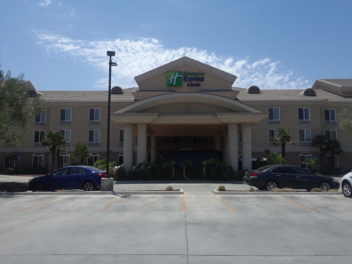 Holiday Inn Express & Suites Porterville, an IHG Hotel image