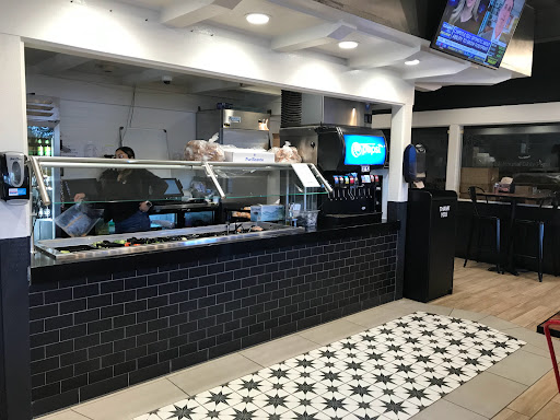 Pizza Restaurant «Round Table Pizza», reviews and photos, 815 1st St, Gilroy, CA 95020, USA