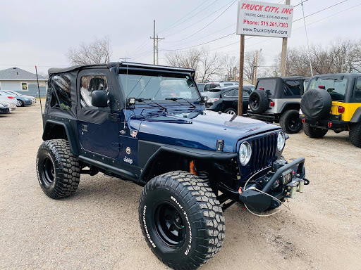 Used Truck Dealer «Truck City Inc», reviews and photos, 145 NE Broadway Ave # 2, Des Moines, IA 50313, USA