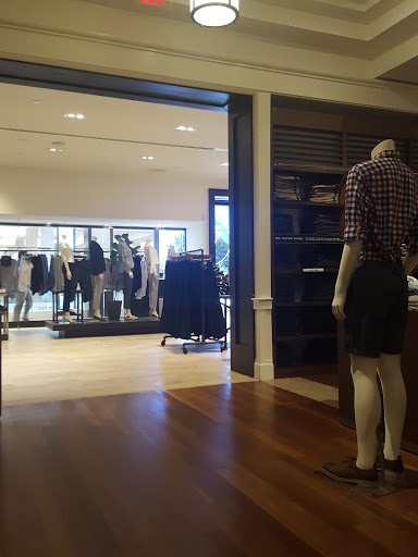 Clothing Store «Banana Republic», reviews and photos, 7101 Democracy Blvd, Bethesda, MD 20817, USA