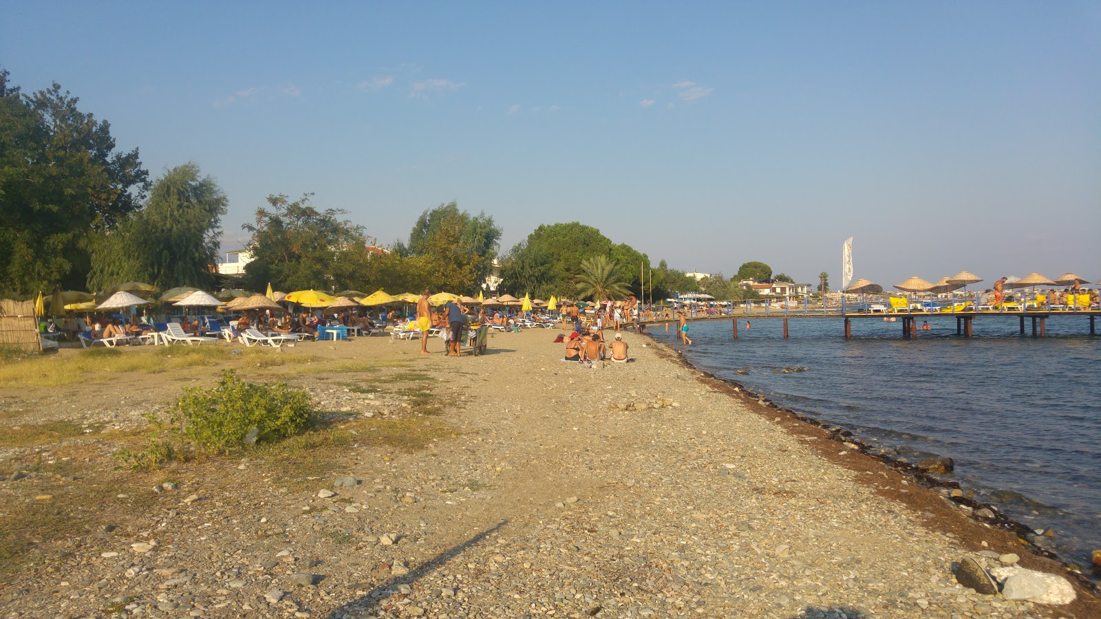 Akcay Camp beach'in fotoğrafı turkuaz saf su yüzey ile