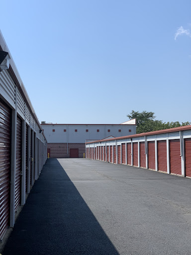 Self-Storage Facility «Backlick Self Storage», reviews and photos, 6880 Commercial Dr, Springfield, VA 22151, USA