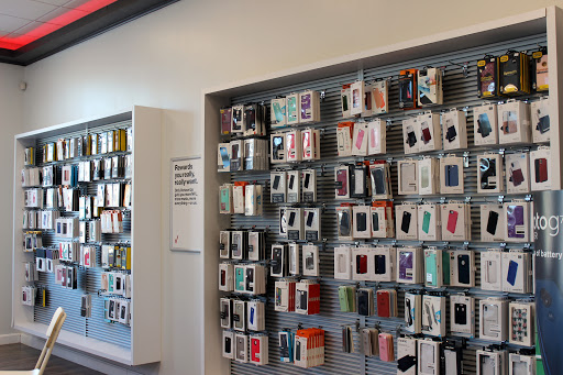Cell Phone Store «Verizon Wireless Hopkinton», reviews and photos, 89 W Main St, Hopkinton, MA 01748, USA