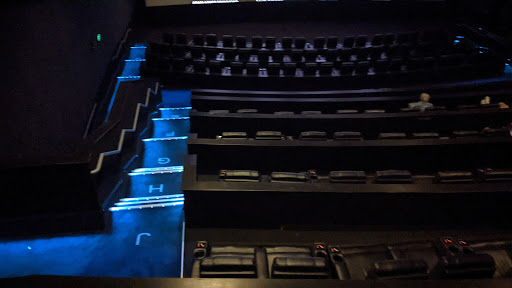 Movie Theater «AMC Showplace Village Crossing 18», reviews and photos, 7000 Carpenter Rd, Skokie, IL 60077, USA