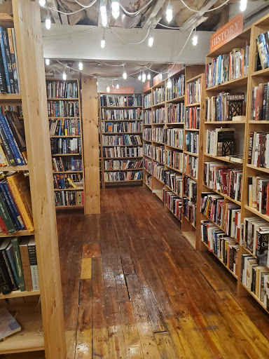Used Book Store «Winding Way Books At Gallery», reviews and photos, 106 W Chestnut St, Lancaster, PA 17603, USA