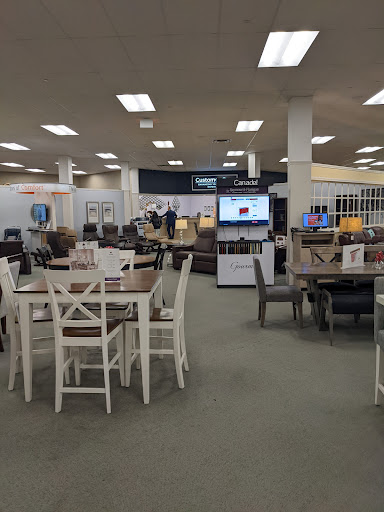 Furniture Store «Raymour & Flanigan Furniture and Mattress Store», reviews and photos, 895 E Gate Blvd, Garden City, NY 11530, USA