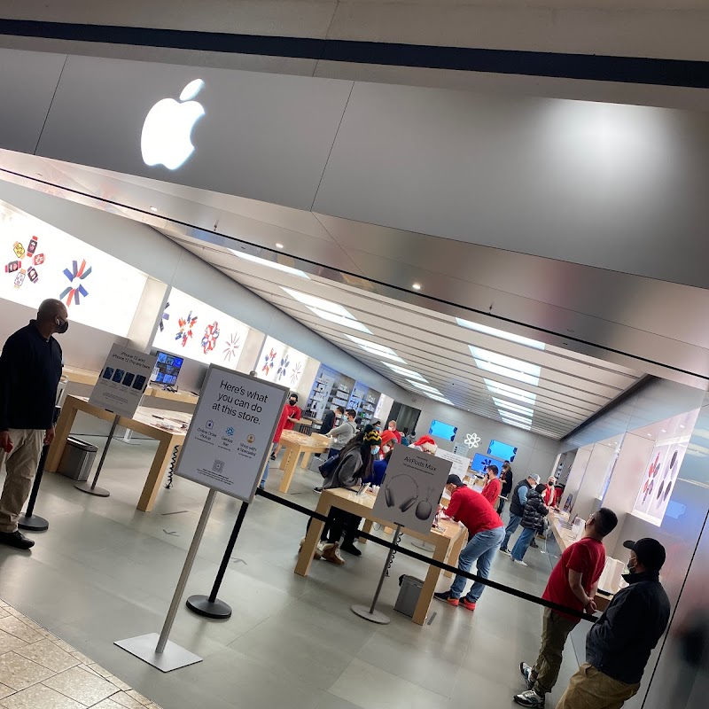 Apple Experience Store