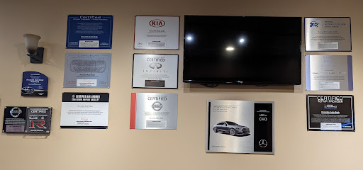 Auto Body Shop «Accurate Auto Body», reviews and photos, 9042 Willows Rd, Redmond, WA 98052, USA