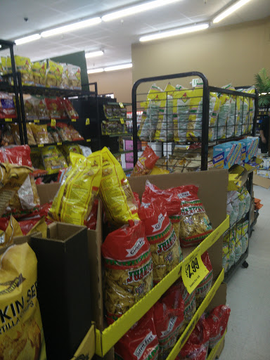 Grocery Store «Grocery Outlet Bargain Market», reviews and photos, 4157 NW U.S. 101 #101, Lincoln City, OR 97367, USA