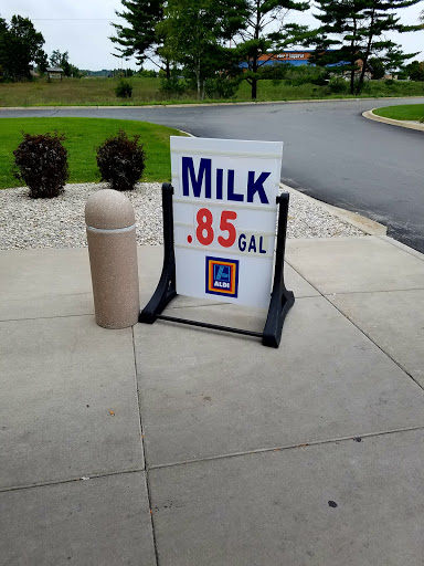 Supermarket «ALDI», reviews and photos, 3123 W South Airport Rd, Traverse City, MI 49684, USA