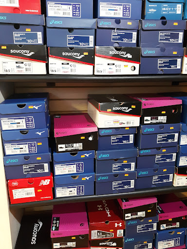 Sporting Goods Store «Run With It», reviews and photos, 170 Miracle Strip Pkwy SE, Fort Walton Beach, FL 32548, USA