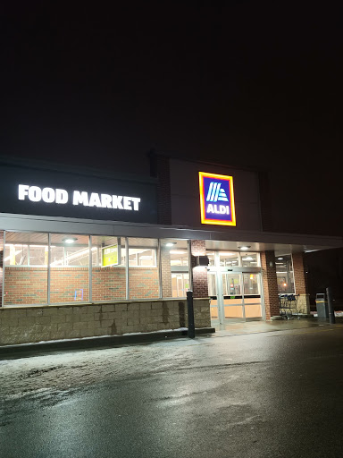 ALDI, 7845 Old Carriage Ct, Shakopee, MN 55379, USA, 