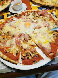 Pizza du Pizzeria Brasserie Le Zinc à Bassens - n°6