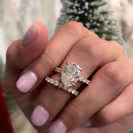 Jewelry Store «Jean Pierre Jewelers», reviews and photos, 21400 Ventura Blvd, Woodland Hills, CA 91364, USA