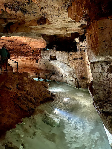 Grotte de Labeil à Lauroux