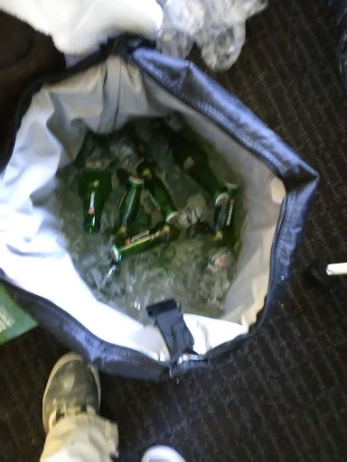 Liquor Store «Villa Liquors», reviews and photos, 695 Villa St, Elgin, IL 60120, USA