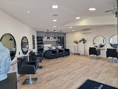 L’Instant Coiffeur by Sarah - Coiffeur Lamorlaye sur Rendez-vous à Lamorlaye