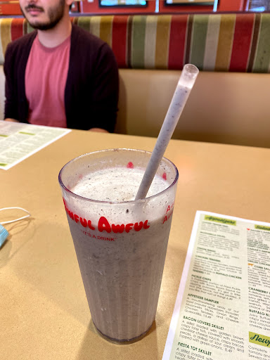 American Restaurant «Newport Creamery», reviews and photos, 208 W Main Rd, Middletown, RI 02842, USA