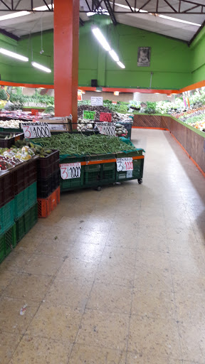 Supermercado frutas y verduras mercar