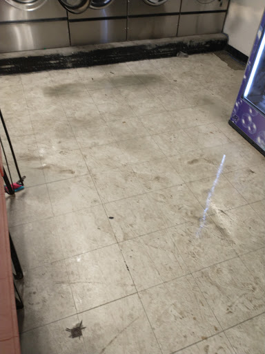 Laundromat «A Laundromat of Merritt Island ( 24 HR COIN LAUNDRY )», reviews and photos, 490 N Courtenay Pkwy, Merritt Island, FL 32953, USA