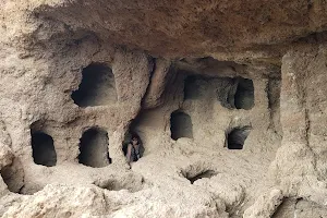 Cuevas de La Audiencia, Temisas image