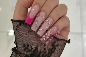 Queen B Nails image