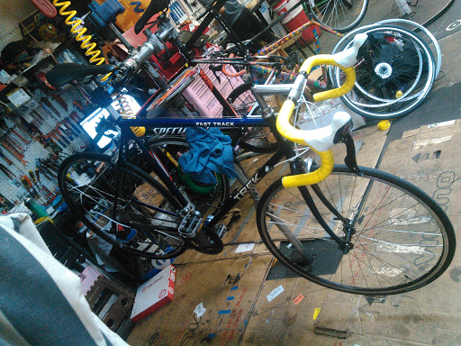 Bicycle Store «Houston Cycling Centres Southwest», reviews and photos, 6607 S Braeswood Blvd, Houston, TX 77096, USA