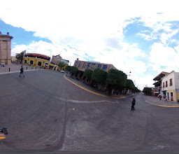 Triumphal Arch of the Causeway of the Heroes photo