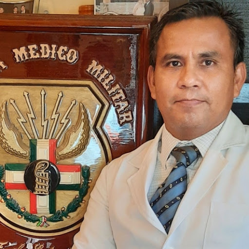 Dr. Alberto Cortez Benítez, Cardiólogo