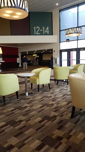 Movie Theater «Showcase Cinemas Woburn», reviews and photos, 25 Middlesex Canal Park Dr, Woburn, MA 01801, USA