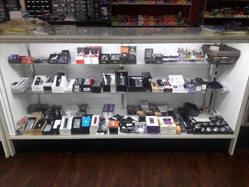Tobacco Shop «Tobacco &more smoke & vape shop», reviews and photos, 11924 Seminole Blvd, Largo, FL 33778, USA