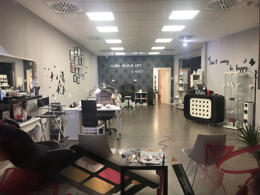ALINA NAILS ART & Beauty en Adra, Almería