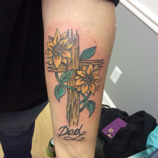 Tattoo Shop «Talon Studio Tattoo», reviews and photos, 14 S Main St, Boonsboro, MD 21713, USA