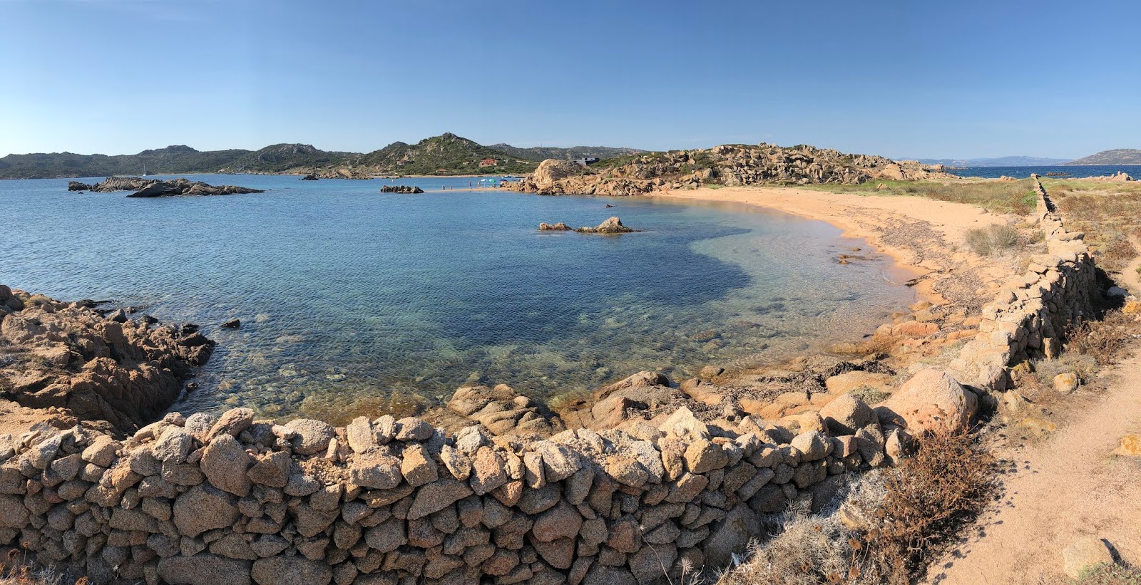 Foto van Spiaggia dello Strangolato wilde omgeving