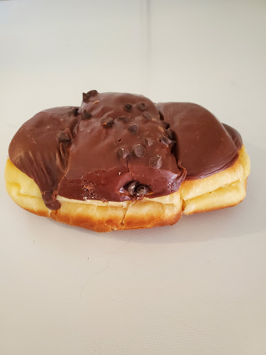 Donut Shop «Pink Dozen Donuts», reviews and photos, 1300 E Covell Blvd # D, Davis, CA 95616, USA