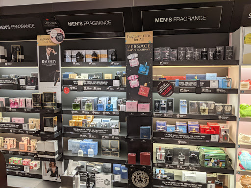 Cosmetics Store «SEPHORA», reviews and photos, 1000 North Point Cir, Alpharetta, GA 30022, USA