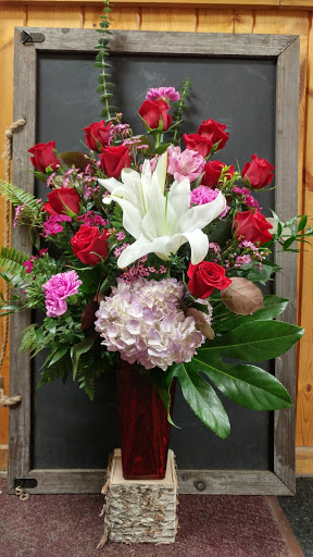 Florist «Chris-Dian Florist», reviews and photos, 279 Broadway, Newburgh, NY 12550, USA