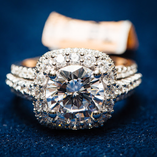 Jewelry Store «Select Jewelers, LLC», reviews and photos, 2221 S Voss Rd, Houston, TX 77057, USA