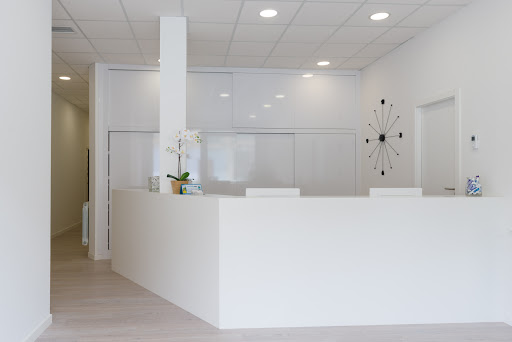 Clinica Dental Lamela en Bertamiráns, A Coruña